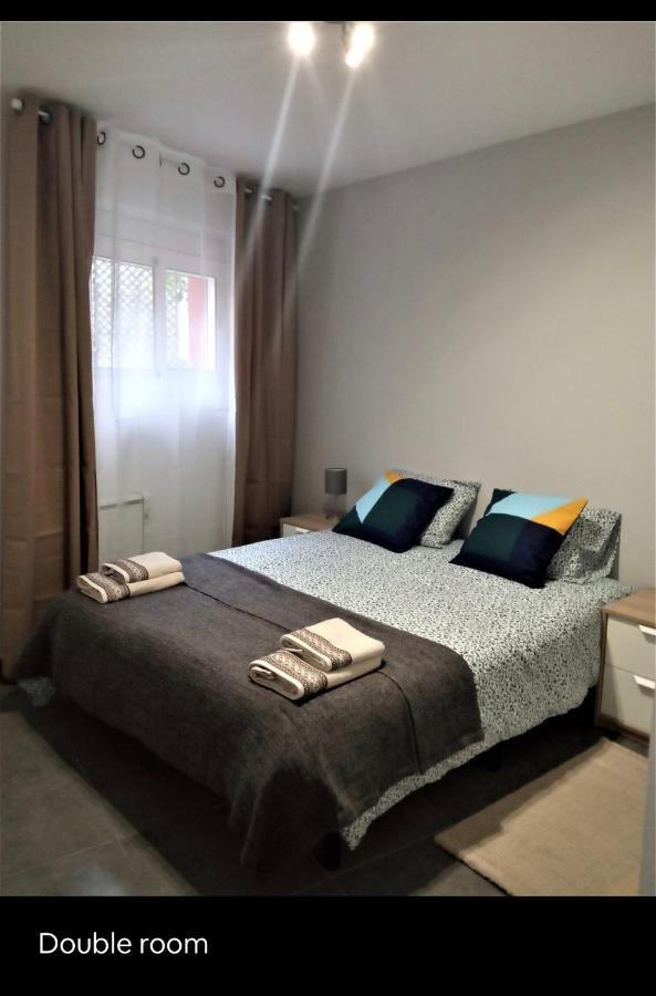 Petit Apartment Santa Coloma de Gramenet Екстер'єр фото