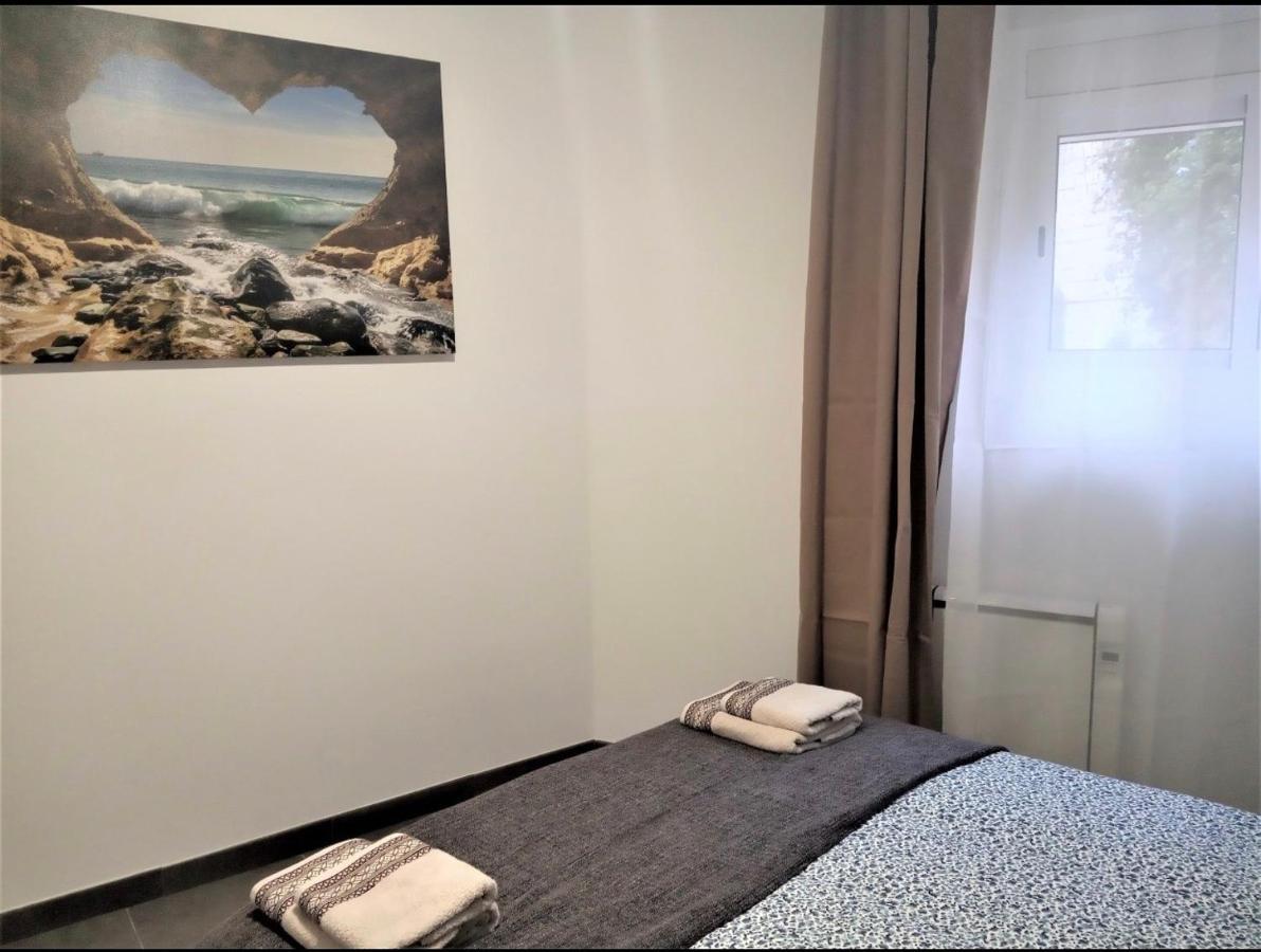 Petit Apartment Santa Coloma de Gramenet Екстер'єр фото
